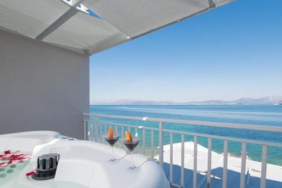 Seafront 4 Bedroom Apartment with Private Beach, Terrace and Jacuzzi  in Peljesac 