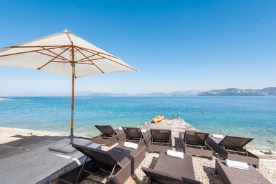 Seafront 4 Bedroom Apartment with Private Beach, Terrace and Jacuzzi  in Peljesac 