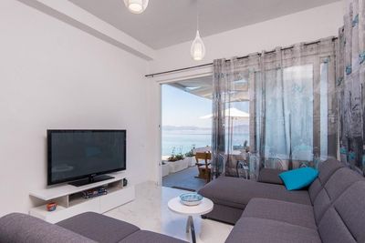Seafront 4 Bedroom Apartment with Private Beach, Terrace and Jacuzzi  in Peljesac 