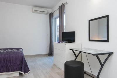 Seafront 4 Bedroom Apartment with Private Beach, Terrace and Jacuzzi  in Peljesac 