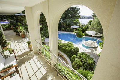 Exclusive Seafront Villa with Pool and Winter-Garden with Hot Tub in Krk Island