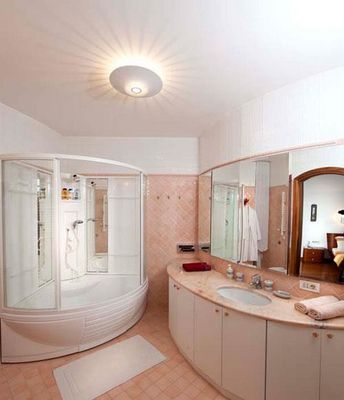 Exclusive Seafront Villa with Pool and Winter-Garden with Hot Tub in Krk Island