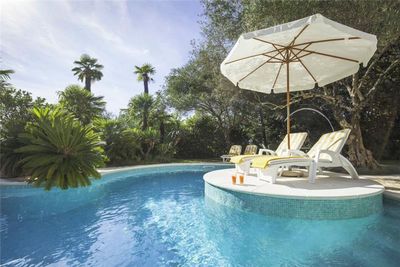 Exclusive Seafront Villa with Pool and Winter-Garden with Hot Tub in Krk Island
