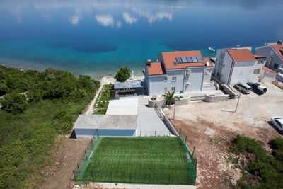 Exclusive Beachfront Villa with Pool in Sreser Peljesac Peninsula