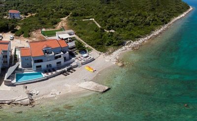 Exclusive Beachfront Villa with Pool in Sreser Peljesac Peninsula
