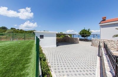 Exclusive Beachfront Villa with Pool in Sreser Peljesac Peninsula