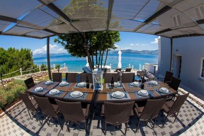 Exclusive Beachfront Villa with Pool in Sreser Peljesac Peninsula