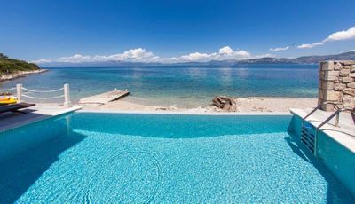 Exclusive Beachfront Villa with Pool in Sreser Peljesac Peninsula