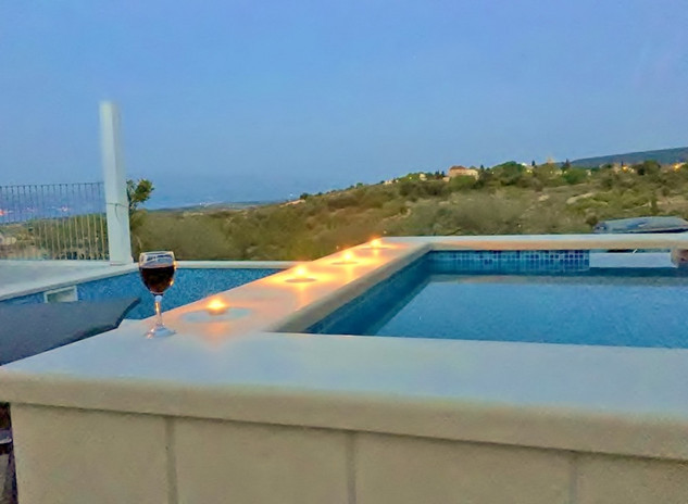 Charming Holiday House with Pool and Beautiful Views in Brac Island