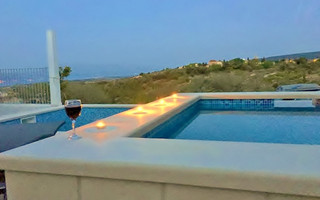 Charming Holiday House with Pool and Beautiful Views in Brac Island