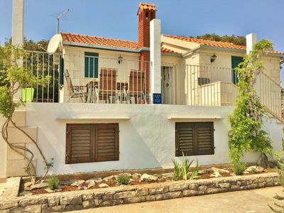 Charming Holiday House with Pool and Beautiful Views in Brac Island