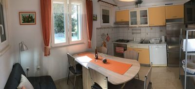 Charming Holiday House with Pool and Beautiful Views in Brac Island