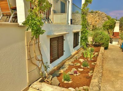 Charming Holiday House with Pool and Beautiful Views in Brac Island