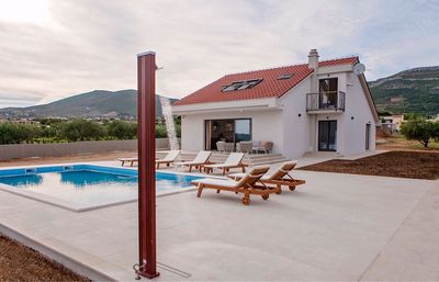 Attractive Sea View Villa with Pool near Trogir and Split