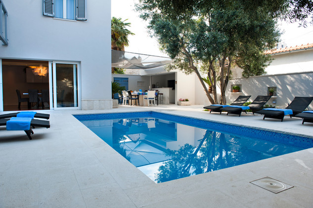 Luxury 3 Bedroom Apartment with Private Pool near Split Town Center