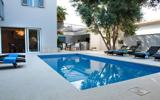 Luxury 3 Bedroom Apartment with Private Pool in Split close to Town Center