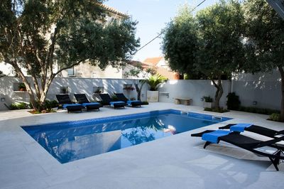 Luxury 3 Bedroom Apartment with Private Pool near Split Town Center