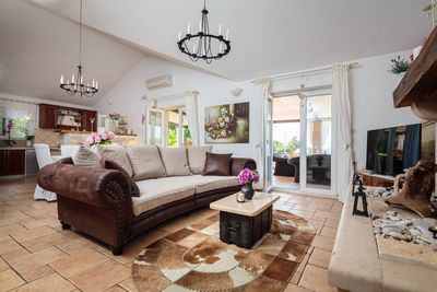 Charming Croatian Beach Villa Mirca with Pool 
