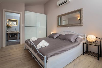Charming Croatian Beach Villa Mirca with Pool 