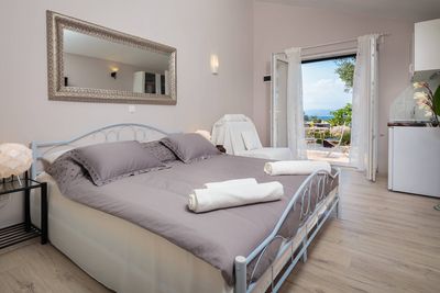 Charming Croatian Beach Villa Mirca with Pool 