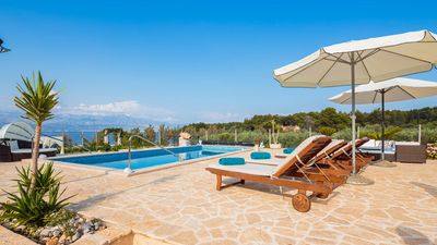 Charming Croatian Beach Villa Mirca with Pool 