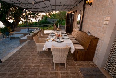 Beautiful 3 Bedroom Holiday House with Pool in Omis Region near Split 