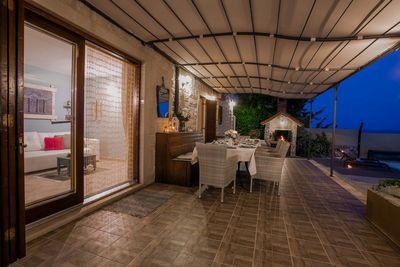 Beautiful 3 Bedroom Holiday House with Pool in Omis Region near Split 