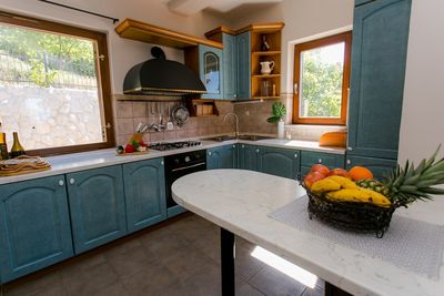 Beautiful 3 Bedroom Holiday House with Pool in Omis Region near Split 