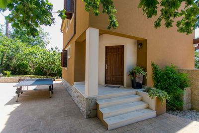 Beautiful 3 Bedroom Holiday House with Pool in Omis Region near Split 