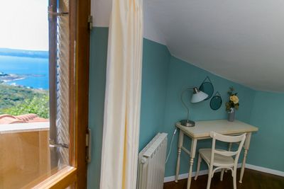 Beautiful 3 Bedroom Holiday House with Pool in Omis Region near Split 