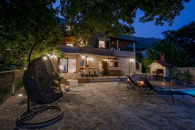 Beautiful 3 Bedroom Holiday House with Pool in Omis Region near Split 