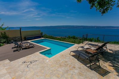 Beautiful 3 Bedroom Holiday House with Pool in Omis Region near Split 
