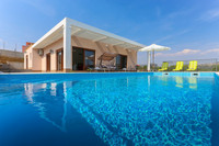 Charming Holiday House with Pool in Dugopolje near Split