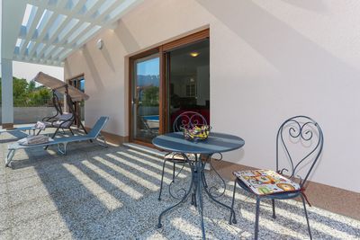Charming Holiday House with Pool in Dugopolje near Split