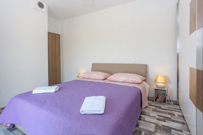 Charming Holiday House with Pool in Dugopolje near Split