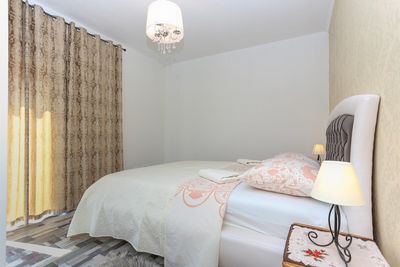Charming Holiday House with Pool in Dugopolje near Split