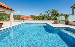 Attractive House with Sea View and Private Swimming Pool near Trogir