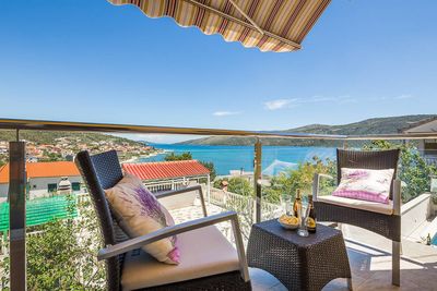 Attractive House with Sea View and Private Swimming Pool near Trogir