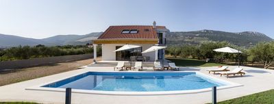 Attractive Sea View Villa with Pool near Trogir and Split