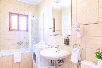 Lovely Four Bedroom Villa Island Hvar with Pool 