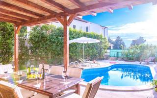 Pretty Stone Villa with Pool Island Hvar