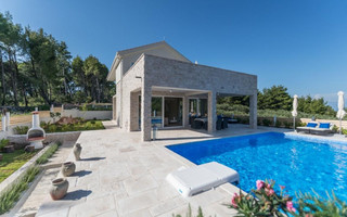 5 Star Villa with Pool, Sauna, and Fitness Room in Island Hvar