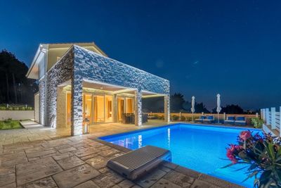 5 Star Villa with Pool, Sauna, and Fitness Room in Island Hvar