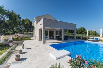 5 Star Villa with Pool, Sauna, and Fitness Room in Island Hvar
