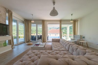 5 Star Villa with Pool, Sauna, and Fitness Room in Island Hvar