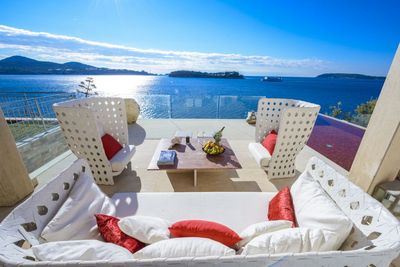 De Luxe Seafront Villa with Infinity Swimming Pool and Luxury Interior near Dubrovnik