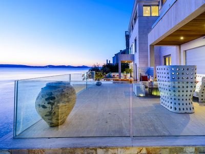 De Luxe Seafront Villa with Infinity Swimming Pool and Luxury Interior near Dubrovnik