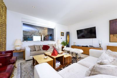 De Luxe Seafront Villa with Infinity Swimming Pool and Luxury Interior near Dubrovnik