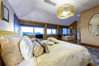 De Luxe Seafront Villa with Infinity Swimming Pool and Luxury Interior near Dubrovnik