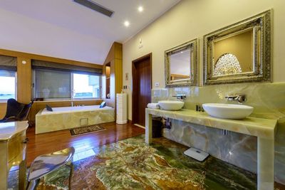 De Luxe Seafront Villa with Infinity Swimming Pool and Luxury Interior near Dubrovnik